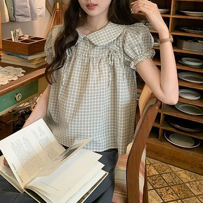 Female Clothing Preppy Style D - Vintage Collectible Buttons 评论和价格