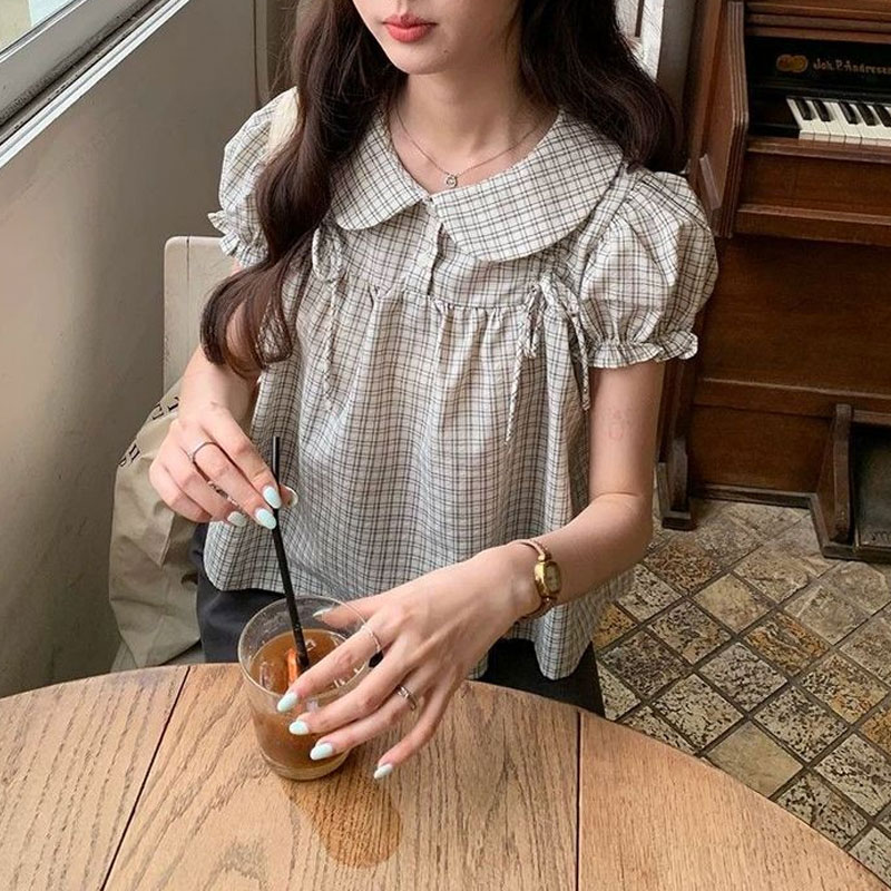 Female Clothing Preppy Style D - Vintage Collectible Buttons 评论和价格