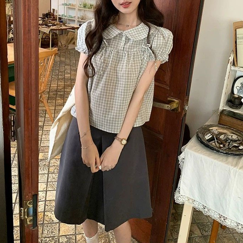 Female Clothing Preppy Style D - Vintage Collectible Buttons 评论和价格